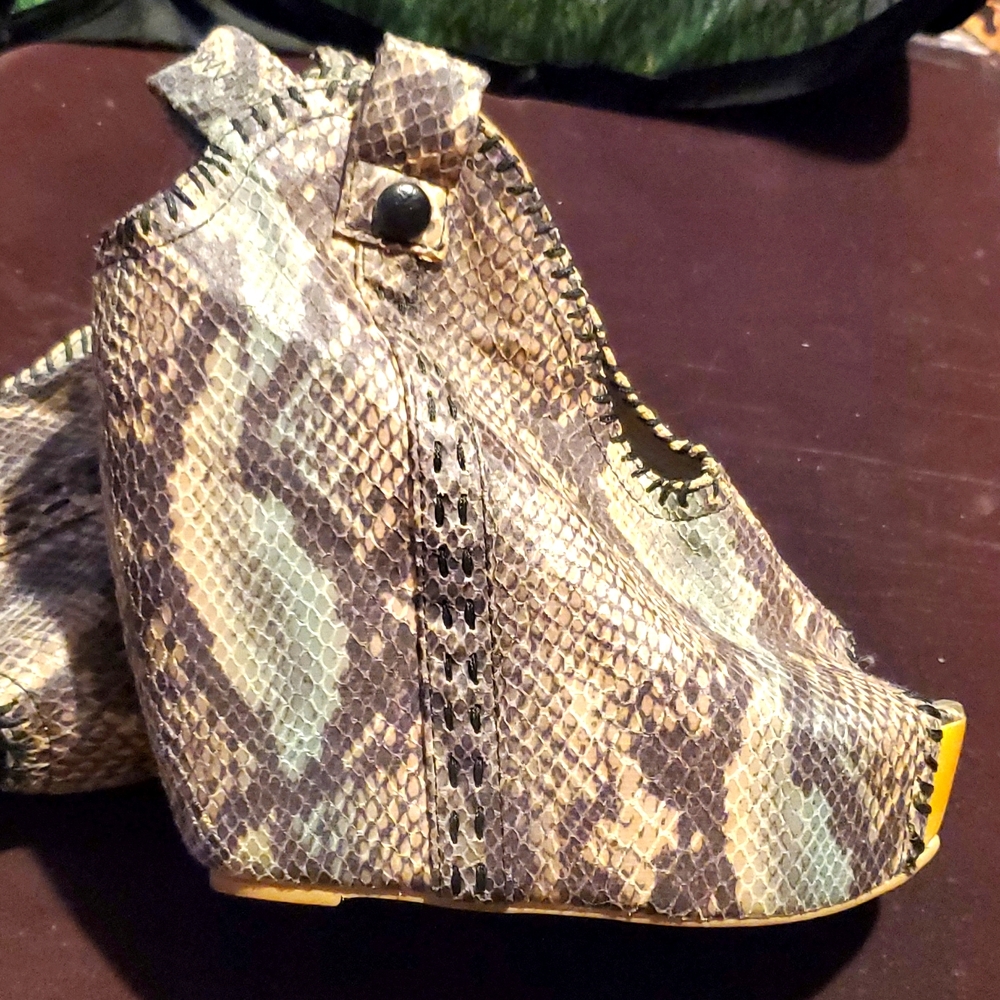 Platform shoes